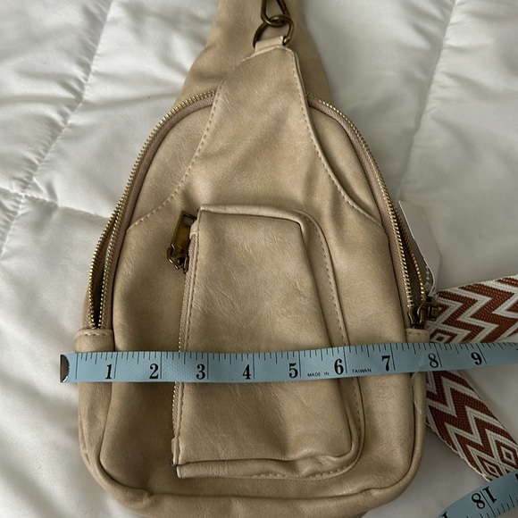 Sling, crossbody bag - Picture 4 of 4